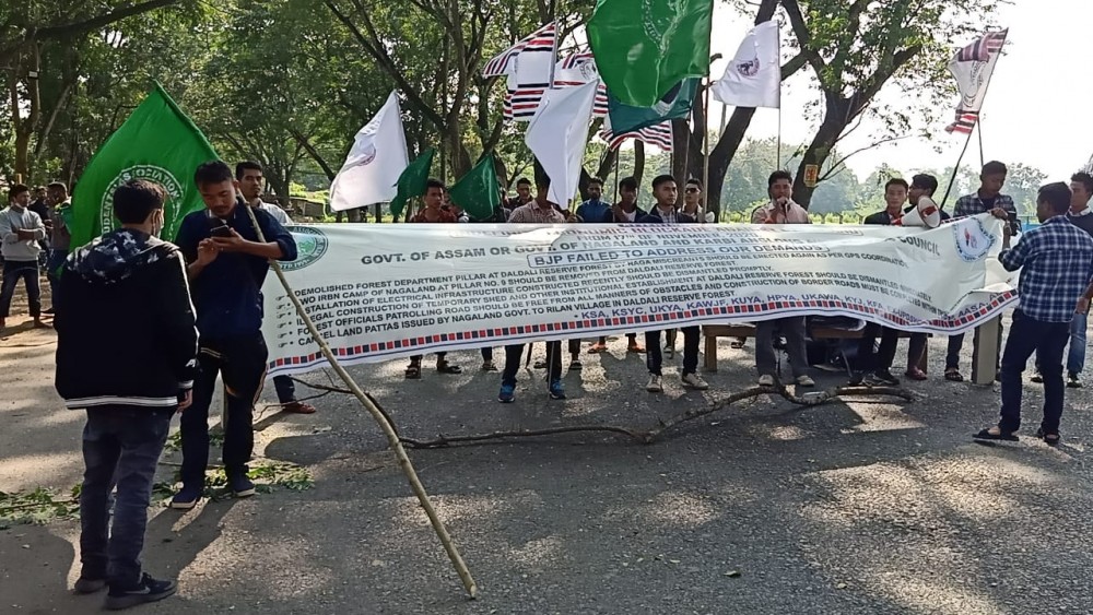 Members of Karbi Students' Association (KSA) during the economic blockade on Nagaland which commenced on November 17. (Morung Photo by Special Arrangement)